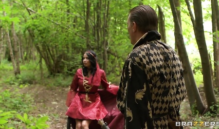 Робин Гуд в лице Дэнни Д. дрючит в жопу супругу лорда в Шервудском лесу