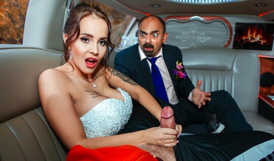 Страстная невеста с большими сиськами изменяет перед свадьбо...
